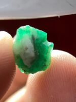Natural Brilliance: A 3.41ct Emerald Crystal from Swat Valley - Image 6