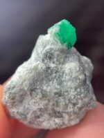 A Remarkable 40.53-Carat Swat Emerald Specimen — A Gem of Pure Presence - Image 7