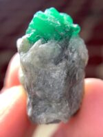 40.87 ct Swat Emerald: A Majestic Giant From the Valley of Gems - Image 4