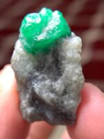 40.87 ct Swat Emerald: A Majestic Giant From the Valley of Gems - Image 5