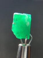 3.72ct Raw Emerald Crystal: Swat Valley Gemstone - Image 5