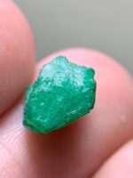3.72ct Raw Emerald Crystal: Swat Valley Gemstone - Image 8