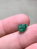 Refined Natural Beauty: A 2.06ct Emerald Crystal from Swat Valley - Image 2