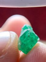 Refined Natural Beauty: A 2.06ct Emerald Crystal from Swat Valley - Image 7