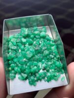Raw Beauty Unveiled: 43.43-Carat Emerald Rough Lot from Swat - Image 11