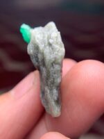 39.87 ct Swat Emerald Specimen – A Wide, Natural Crystal Display Piece - Image 10