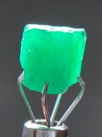 2.70ct Swat Emerald Crystal – A Striking Raw Gemstone from Pakistan’s Emerald - Image 3