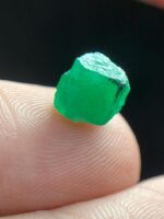 2.70ct Swat Emerald Crystal – A Striking Raw Gemstone from Pakistan’s Emerald - Image 7