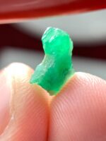 The Prestige of Proportion: 2.00ct Swat Emerald Crystal - Image 10