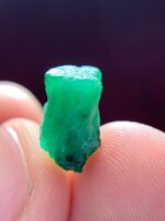 6.85ct Swat Emerald Crystal – Raw Natural Beauty from Pakistan’s Gemstone - Image 5