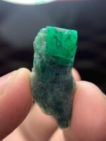 Exquisite 15.30-Carat Emerald Specimens: Elegance in an Unconventional Shape - Image 7
