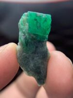 Exquisite 15.30-Carat Emerald Specimens: Elegance in an Unconventional Shape - Image 9