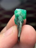 Exquisite 15.30-Carat Emerald Specimens: Elegance in an Unconventional Shape - Image 10