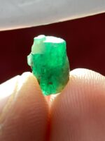 A Glimpse of Nature's Artistry: 1.81ct Emerald Crystal from Swat - Image 3
