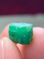 6.70ct Swat Emerald Crystal: A Majestic Green Gem from Pakistan - Image 9