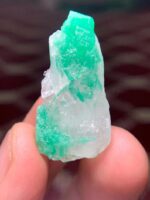Majestic 38.58-Carat Emerald Specimens: Nature’s Grandeur in Green - Image 10