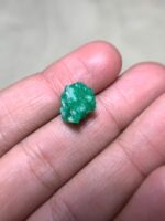 Exploring the Beauty of a 5.50ct Emerald Crystal From Swat - Image 2