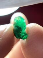 A Towering Treasure: 2.15 Carat Swat Emerald Crystal with Striking Depth - Image 11