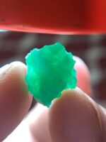 Exploring the Beauty of a 5.50ct Emerald Crystal From Swat - Image 3