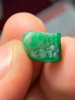 4.45ct Swat Emerald Crystal – Natural Elegance with Striking Dimensions - Image 3