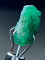 4.07ct Swat Emerald Crystal – A Compact Gem with Striking Natural Beauty - Image 3