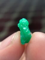 Exploring the Beauty of a 5.50ct Emerald Crystal From Swat - Image 5