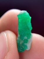 Emerald Elegance from Pakistan: 4.71 ct Crystal of Clarity and Length - Image 9