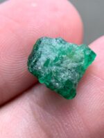 4.07ct Swat Emerald Crystal – A Compact Gem with Striking Natural Beauty - Image 9