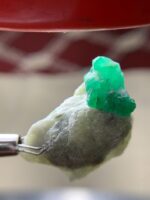 39.25 Carat Swat Emerald Specimen – A Collector’s Natural Treasure - Image 2