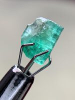 1.10ct Swat Emerald Crystal – Small Gem with Pure Origin (7.26 x 5.77 x 3.85 mm) - Image 5