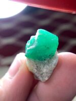 39.25 Carat Swat Emerald Specimen – A Collector’s Natural Treasure - Image 11