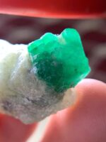 39.25 Carat Swat Emerald Specimen – A Collector’s Natural Treasure - Image 7