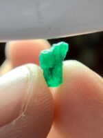 1.05ct Swat Emerald Crystal — A Brilliant Green Gem from Pakistan’s Emerald Valley - Image 3