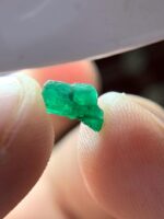 1.05ct Swat Emerald Crystal — A Brilliant Green Gem from Pakistan’s Emerald Valley - Image 4