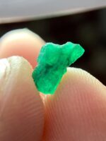 1.05ct Swat Emerald Crystal — A Brilliant Green Gem from Pakistan’s Emerald Valley - Image 6