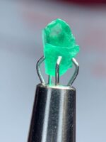 0.63ct Swat Emerald Crystal – Small, Sharp, and Saturated (6.76 x 3.92 x 3.42mm) - Image 7