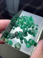 Swat’s Impressive Treasure: A 31.04 Carat Emerald Rough Lot - Image 3