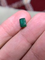 1.65 ct Swat Emerald Crystal — Elegant Green Form - Image 3