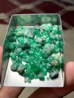 62.25 Carat Swat Emerald Rough Lot – Sleek and Substantial Natural Gem - Image 4