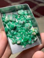 62.25 Carat Swat Emerald Rough Lot – Sleek and Substantial Natural Gem - Image 7