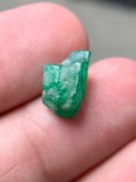 Striking 4.00ct Swat Emerald Crystal – Natural Elegance in 11x7x6mm - Image 8
