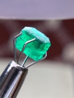 1.65 ct Swat Emerald Crystal — Elegant Green Form - Image 10