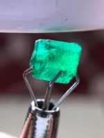 1.61 ct Swat Emerald Crystal — Compact Green Brilliance - Image 3