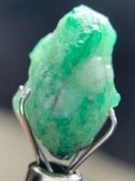 Exquisite 6.60 ct Swat Emerald Crystal: A True Natural Beauty - Image 3