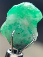 Exquisite 6.60 ct Swat Emerald Crystal: A True Natural Beauty - Image 6