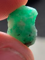 Exquisite 6.60 ct Swat Emerald Crystal: A True Natural Beauty - Image 7
