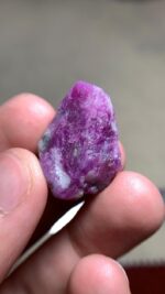 90.40 Carat Afghan Ruby Crystal – A Remarkable Natural Treasure - Image 2