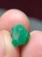 3.90 Ct Swat Emerald Crystal – Natural Green Gem (7.87×6.71×6.68 mm) - Image 4