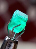 1.36 ct Swat Emerald Crystal — A Deep Green Jewel of Natural Elegance - Image 5