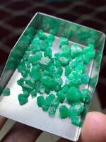 39.40 Carat Swat Valley Emerald Rough Lot – Natural Untreated Material - Image 8